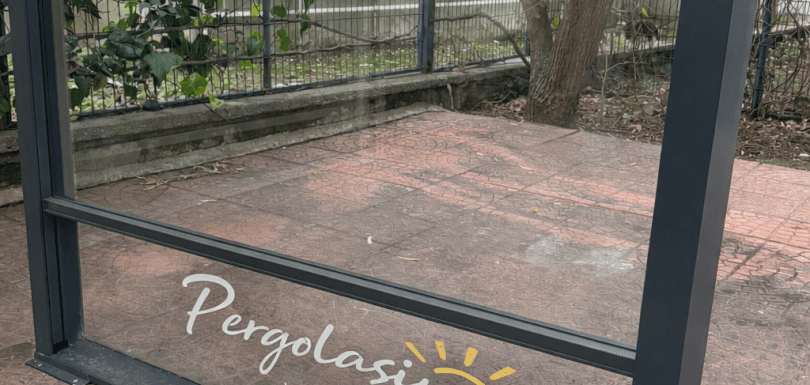 Kadıköy rüzgar kırıcı pergola sistemleri